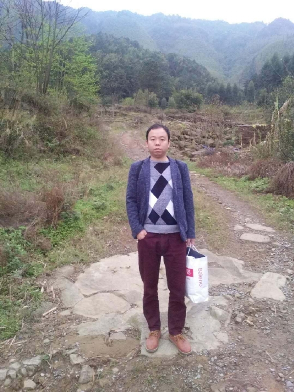 奋斗的第一张照片--周口相亲服务中心