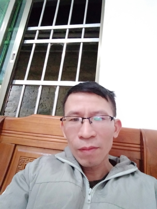 奋斗的第一张照片--周口相亲服务中心