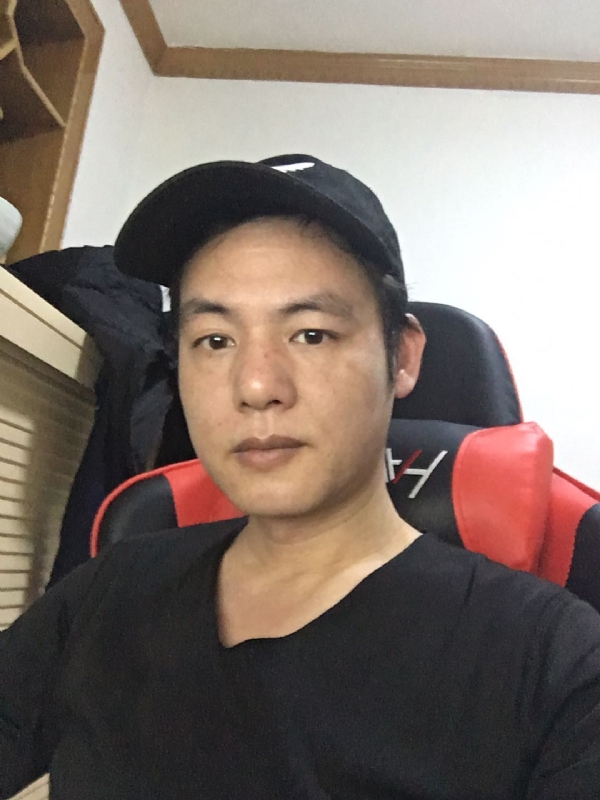 扛枪打鸟的第一张照片--周口相亲服务中心