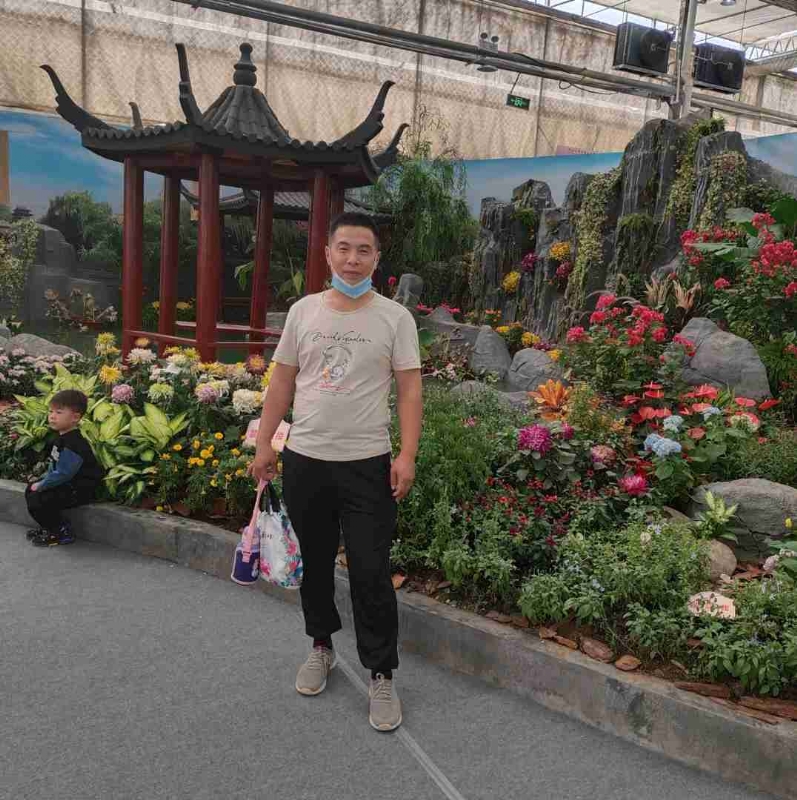 受伤的痴情男的第一张照片--周口相亲服务中心