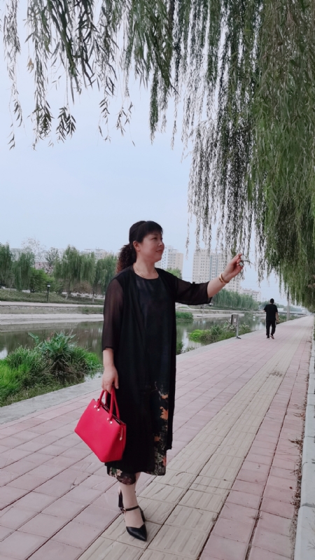 周本玲的第一张照片--周口相亲服务中心