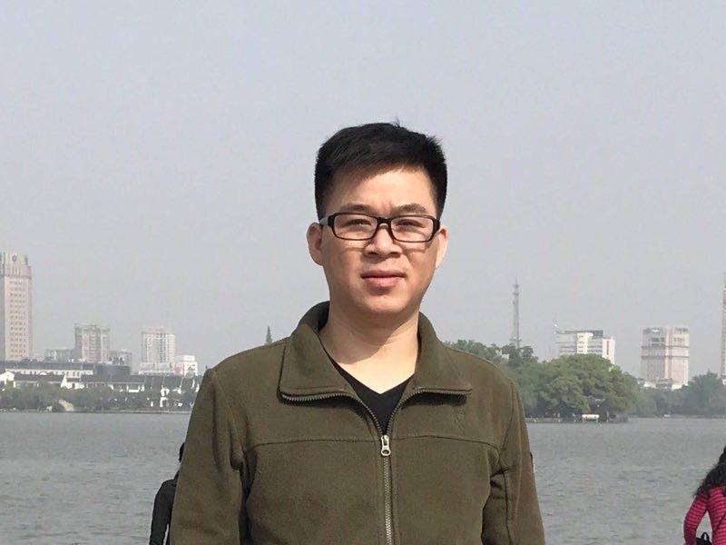 孔雀鱼的第一张照片--周口相亲服务中心