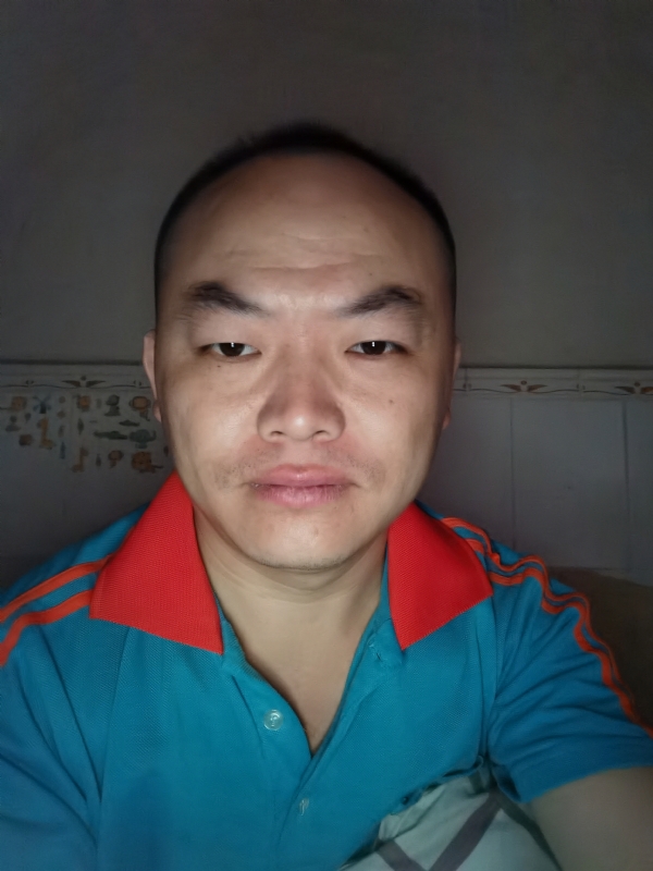 与子携老的第三张照片--周口相亲服务中心