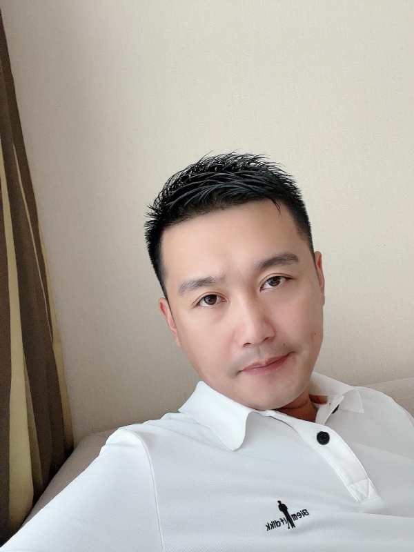 笑望人非的第一张照片--周口相亲服务中心