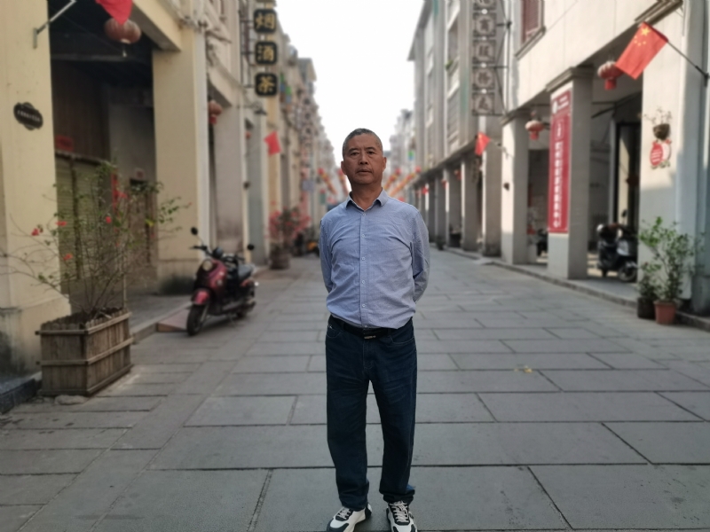 一粒尘埃的第一张照片--周口相亲服务中心