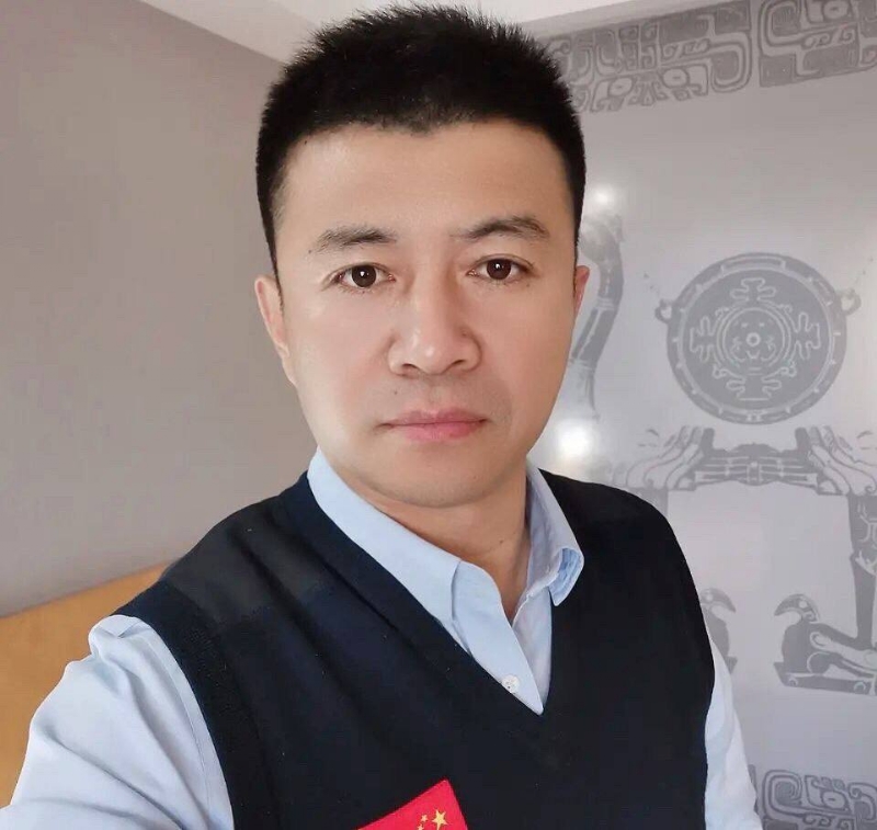 生在红旗下的第一张照片--周口相亲服务中心